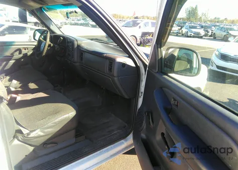 2002 Chevrolet Silverado 1500 z USA, uszkodzony, nr VIN 2GCEC19V621309531